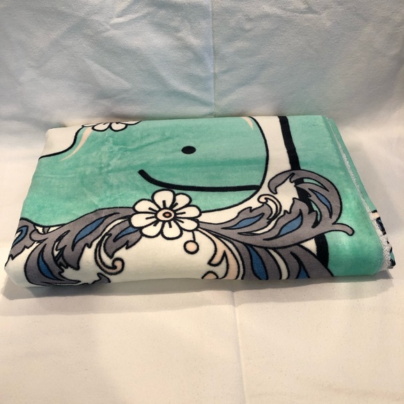 Vera Bradley Other - NWOT Vera Bradley Whale Beach Towel